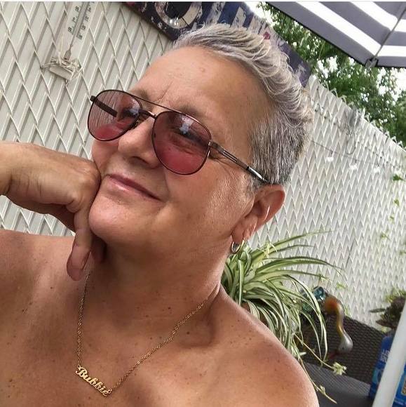 Bubbie Bubbie - Poshmark Profile Picture of Bubbie Bubbie (@bubbie1957) on Poshmark