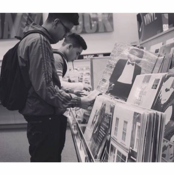 Profile Picture of Brian Nava (@brian29200) on Poshmark