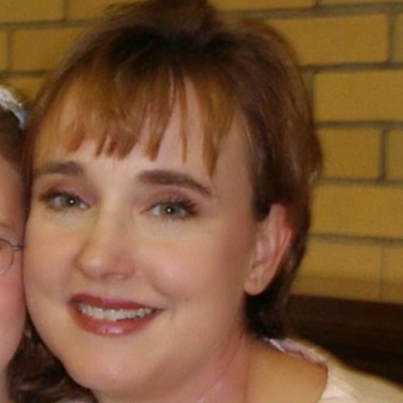 Profile Picture of Patti Eischen (@eischenpatti) on Poshmark