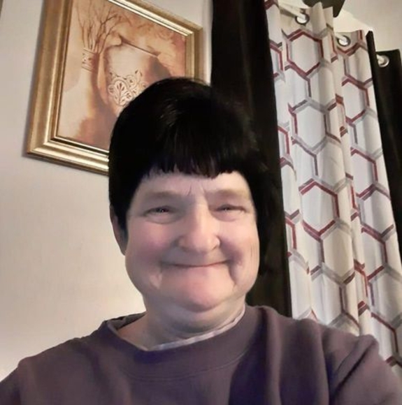 Profile Picture of Lisa Piper (@zapcap28) on Poshmark