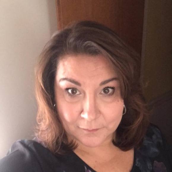 Profile Picture of Lisa Vanbuskirk-weigelt (@lisaweigelt) on Poshmark