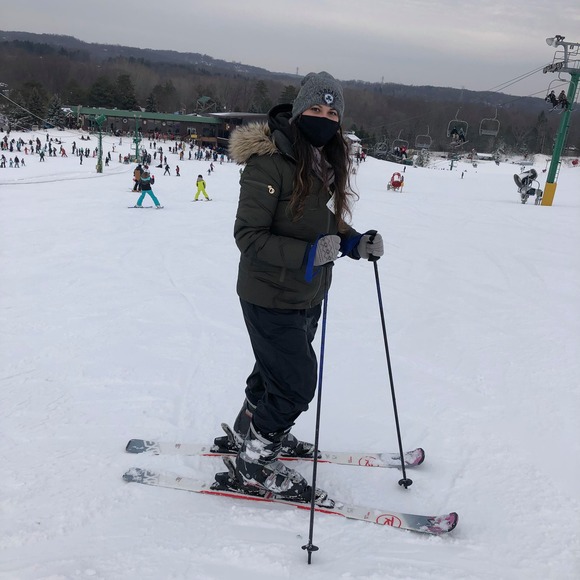 Profile Picture of Nicole Bremerkamp (@bremer22) on Poshmark