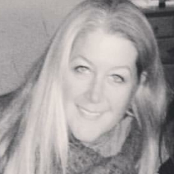 Profile Picture of Cindy Bantista (@bantista) on Poshmark