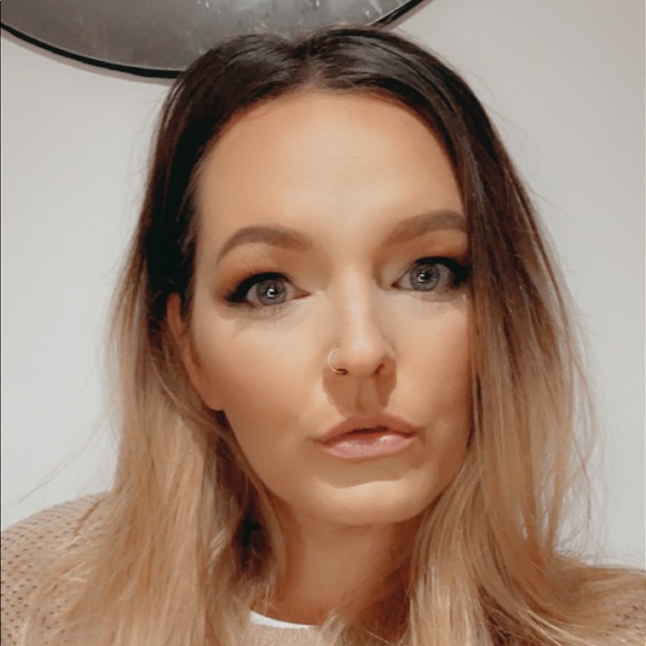 Profile Picture of Kaylie Presland (@kayliepresland) on Poshmark