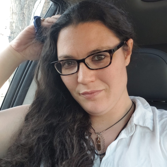 Profile Picture of Edna Gansner (@goodkittie) on Poshmark