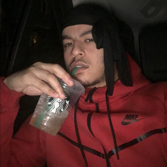 Profile Picture of Abdel Abdelaal (@abdelabdelaal) on Poshmark