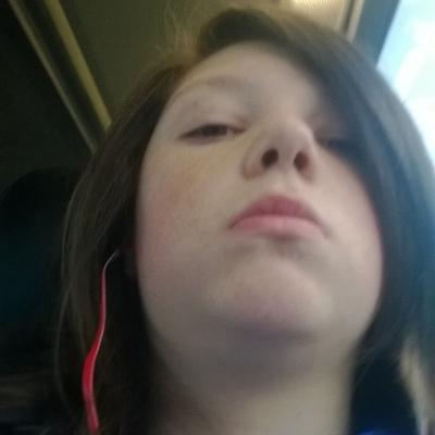 Profile Picture of Lois Leigh Logan (@Loisiscool123) on Twitter