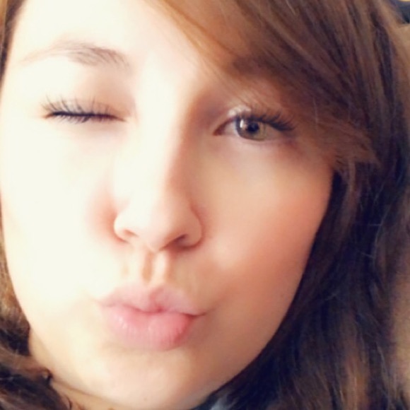Profile Picture of Kelly Byers (@kbyers716) on Poshmark