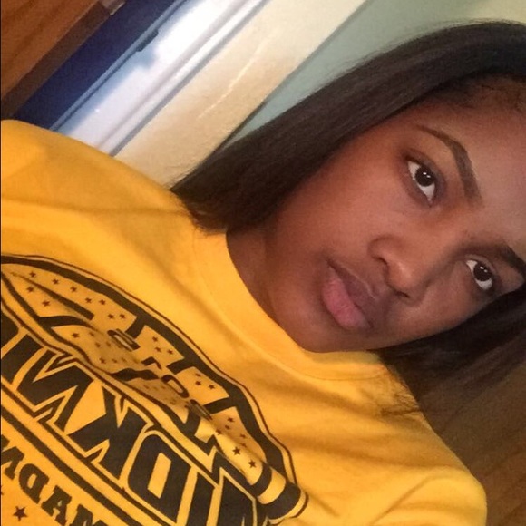 Imani Mercier- peter - Poshmark Profile Picture of Imani Mercier- peter (@iiimmmaaannniii) on Poshmark