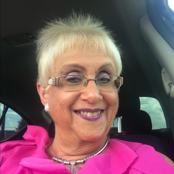 Profile Picture of Marilyn Gibson (@magibson77) on Poshmark