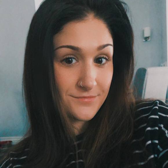 Profile Picture of Samantha Caravette (@samcaravette) on Poshmark