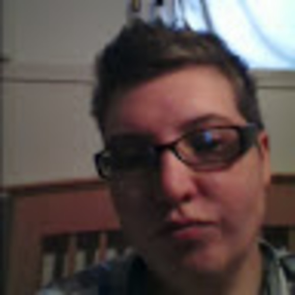 Profile Picture of Crystal Samp (@crystalsamp) on Poshmark