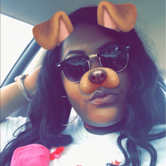 Profile Picture of Katonyi Littles (@ktlittes) on Poshmark