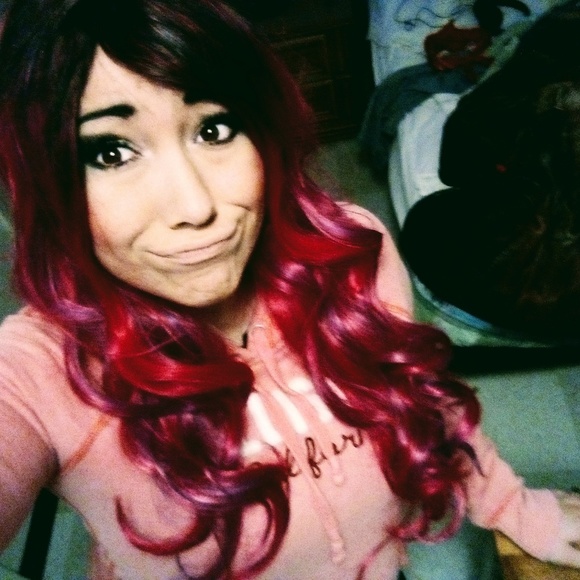 Demi Pietromonaco - Poshmark Profile Picture of Demi Pietromonaco (@demipie27) on Poshmark