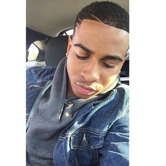 Profile Picture of Danny Garner (@dgar1055) on Poshmark