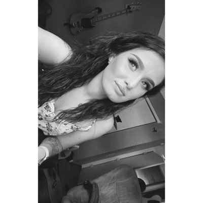 Profile Picture of Mariah Ann. (@findingmariah) on Twitter