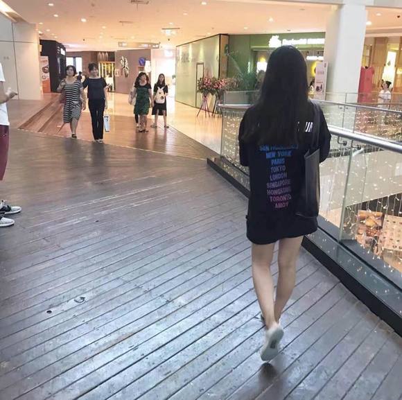 Profile Picture of Qiong Wu (@470861206) on Poshmark