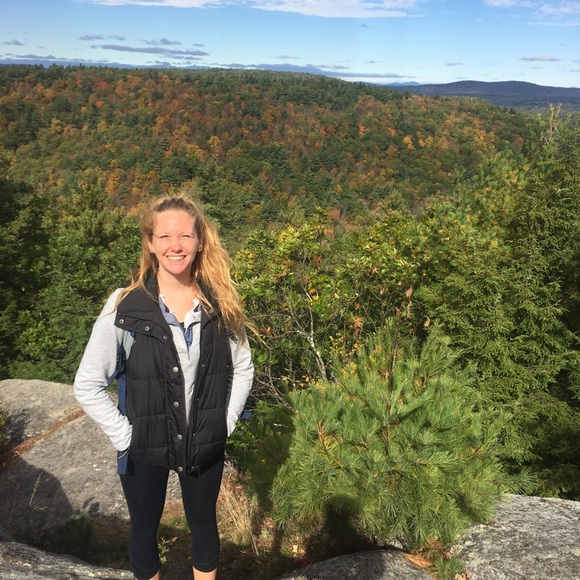 Profile Picture of Courtney Frink (@courtney_frink) on Poshmark