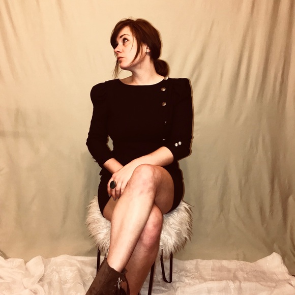 Profile Picture of Coco Casey (@collcase) on Poshmark