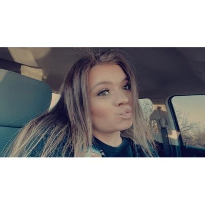 Profile Picture of ➴Ashleigh Davis➶ (@ashleighdavis27) on Twitter