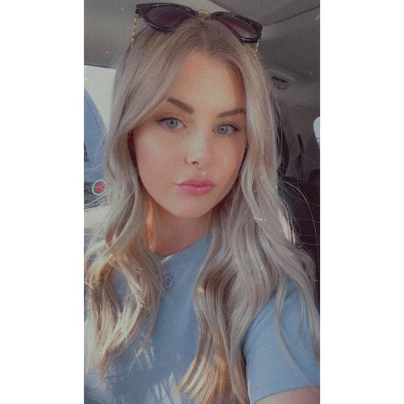 Profile Picture of Alyssa Ormerod (@alyssao44) on Poshmark