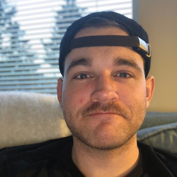 Profile Picture of Hank Harp (@hankharp) on Poshmark