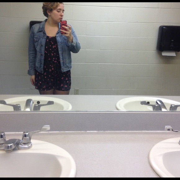 Profile Picture of Rowan Plinsky (@rowanplinsky) on Poshmark