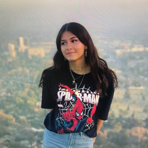 Profile Picture of Zoe Shaffer (@zoeshaffer12) on Poshmark