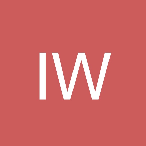 Profile Picture of Iris Walsh (@mwalsh1555) on Poshmark