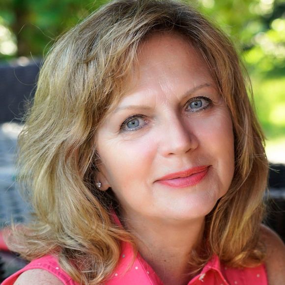 Profile Picture of Andrée Poulin (@andreepoulin1) on Poshmark