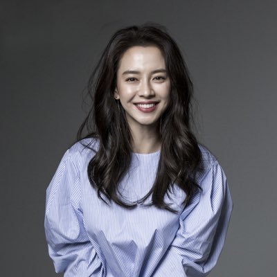 Profile Picture of Tina Zeng (@TinaCha54286243) on Twitter