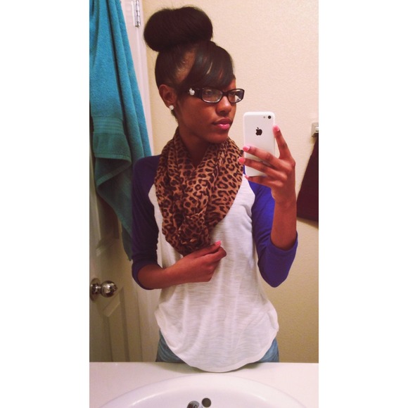 Profile Picture of Raven Perry (@1raebae_) on Poshmark