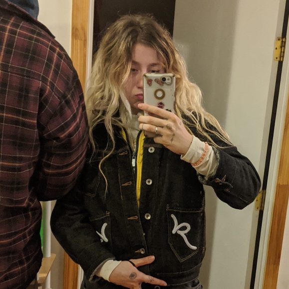 Profile Picture of Liliana Hendrickx (@shrimp69) on Poshmark