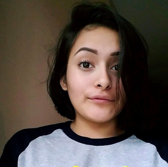 Profile Picture of Joselynn Cabrera (@josycab) on Poshmark