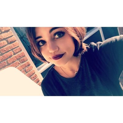 Profile Picture of Daphne Simon (@Daphnie_96) on Twitter