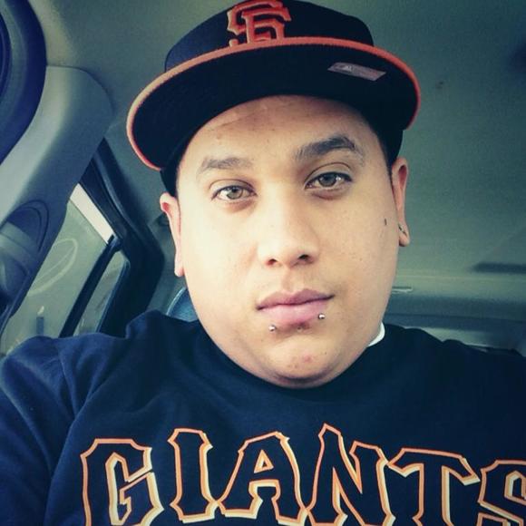 Profile Picture of Daniel Pimentel (@dkesa90) on Poshmark
