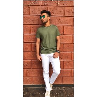 Tejas Bhandari - Facebook Profile Picture of Tejas Bhandari (@tejas.bhandari.338) on Facebook