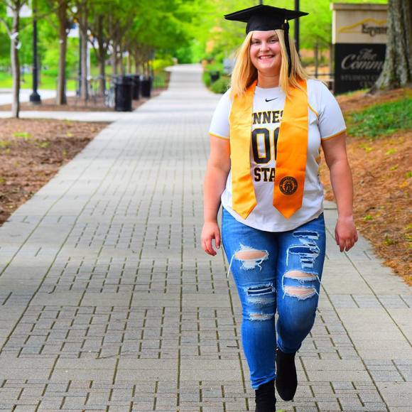 Profile Picture of Tori Josselson (@vjossels) on Poshmark