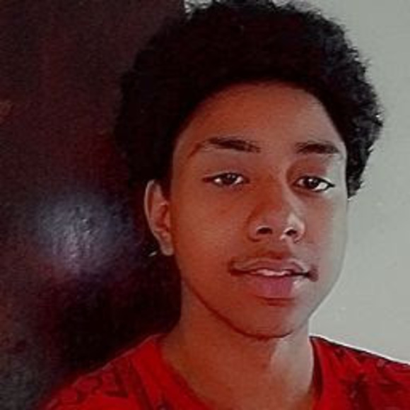 Arinn Swinks - Poshmark Profile Picture of Arinn Swinks (@arinnswinks) on Poshmark