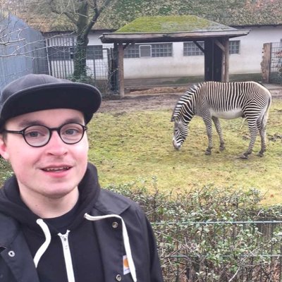 Profile Picture of Scot Ferguson MUA (@Scotwithonetea) on Twitter