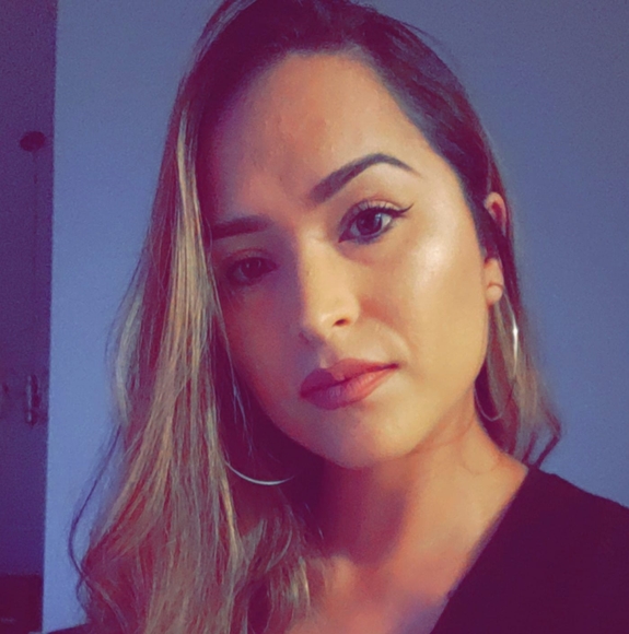 Daisy Flower - Poshmark Profile Picture of Daisy Flower (@daisyj13) on Poshmark