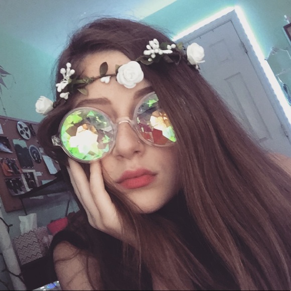 Profile Picture of Haley Bennett (@itshaleyyuh) on Poshmark