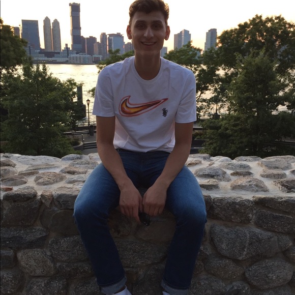 Profile Picture of Vlado Zrnic (@vladoz) on Poshmark