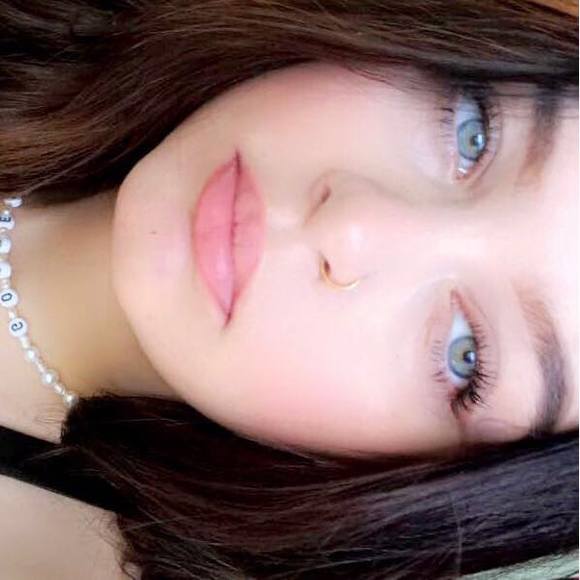 Profile Picture of Kimmi Runte (@kimmirunte) on Poshmark