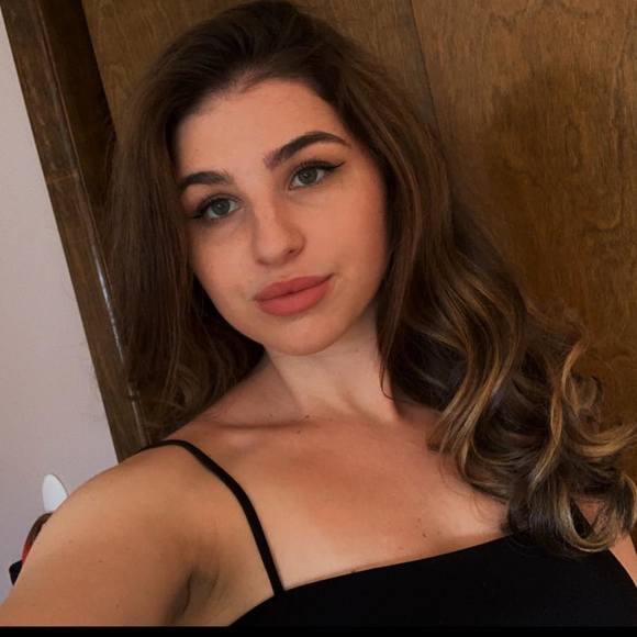 Profile Picture of Iris Soroka (@soroka303) on Poshmark