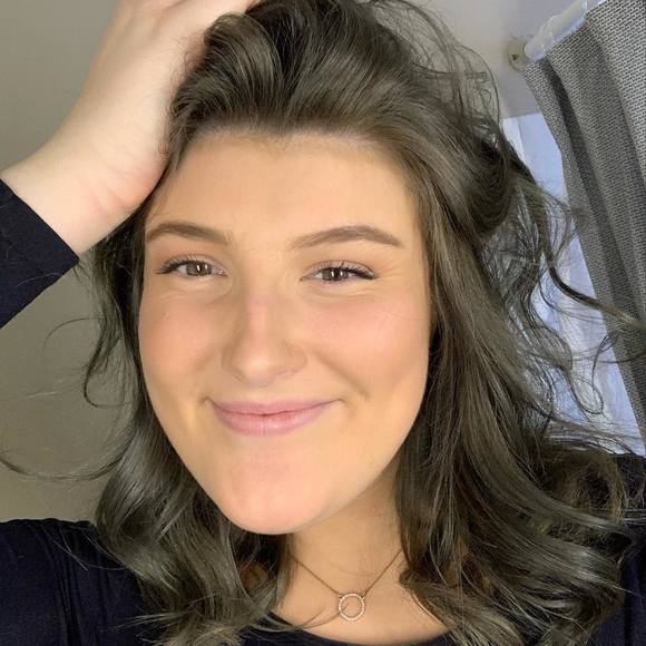 Profile Picture of Jessica Uter (@jessicauter24) on Poshmark