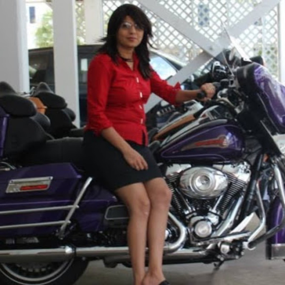 Profile Picture of Deepti Malhotra (@deeptiml18) on Poshmark