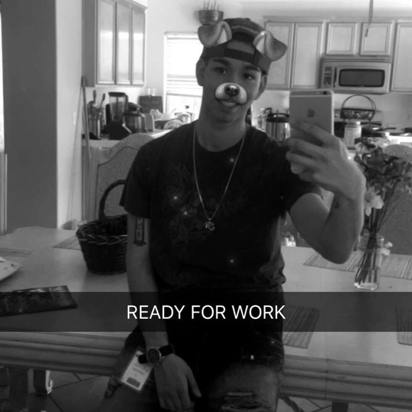 Profile Picture of Ray Munoz (@rayd1_1997) on Poshmark