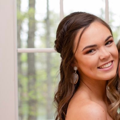Profile Picture of Hailey Mohr (@haileymohr12) on Twitter