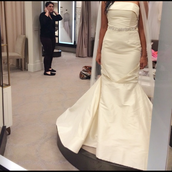 Profile Picture of Geo Vanny (@georgeglass5) on Poshmark